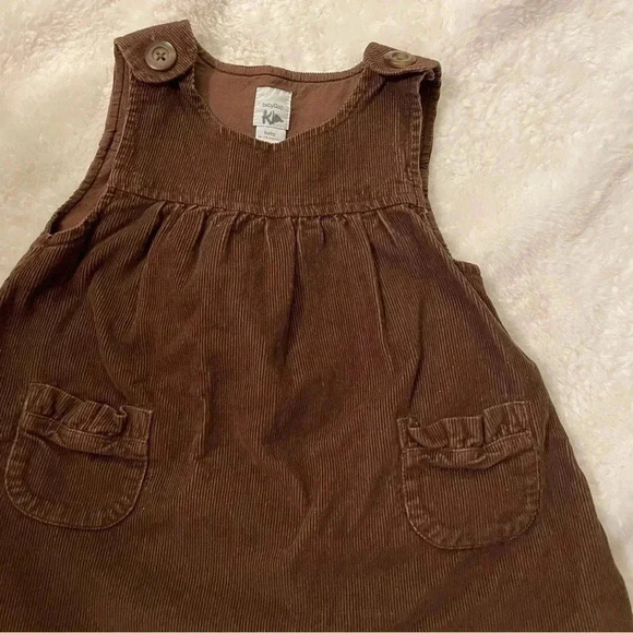 GAP 18-24 months brown corduroy dress with button straps and pockets - Picture 3 of 5